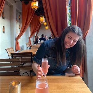 Meet your Posher, Danielle